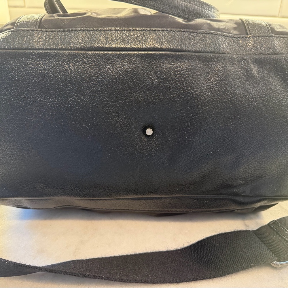 Burberry Nylon & Leather Trim Diaper Bag - Pad/Duster - Excellent Condition - Picture 6 of 12